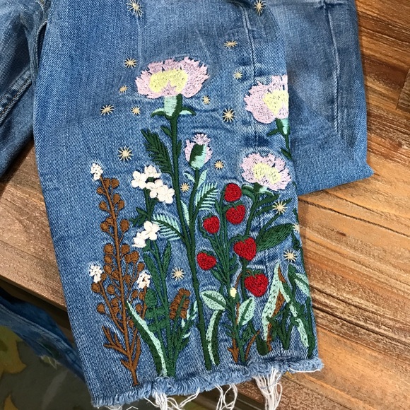 Denim - ZARA FLORAL EMBROIDERED JEANS